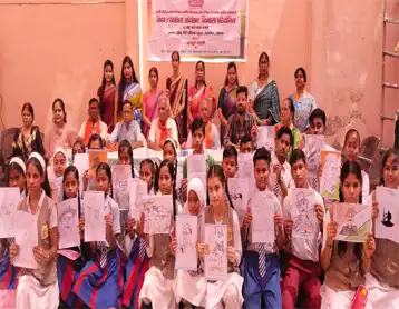 ताजगंज स्थित सेंट मैरी स्कूल में चित्रकला प्रतियोगिता।